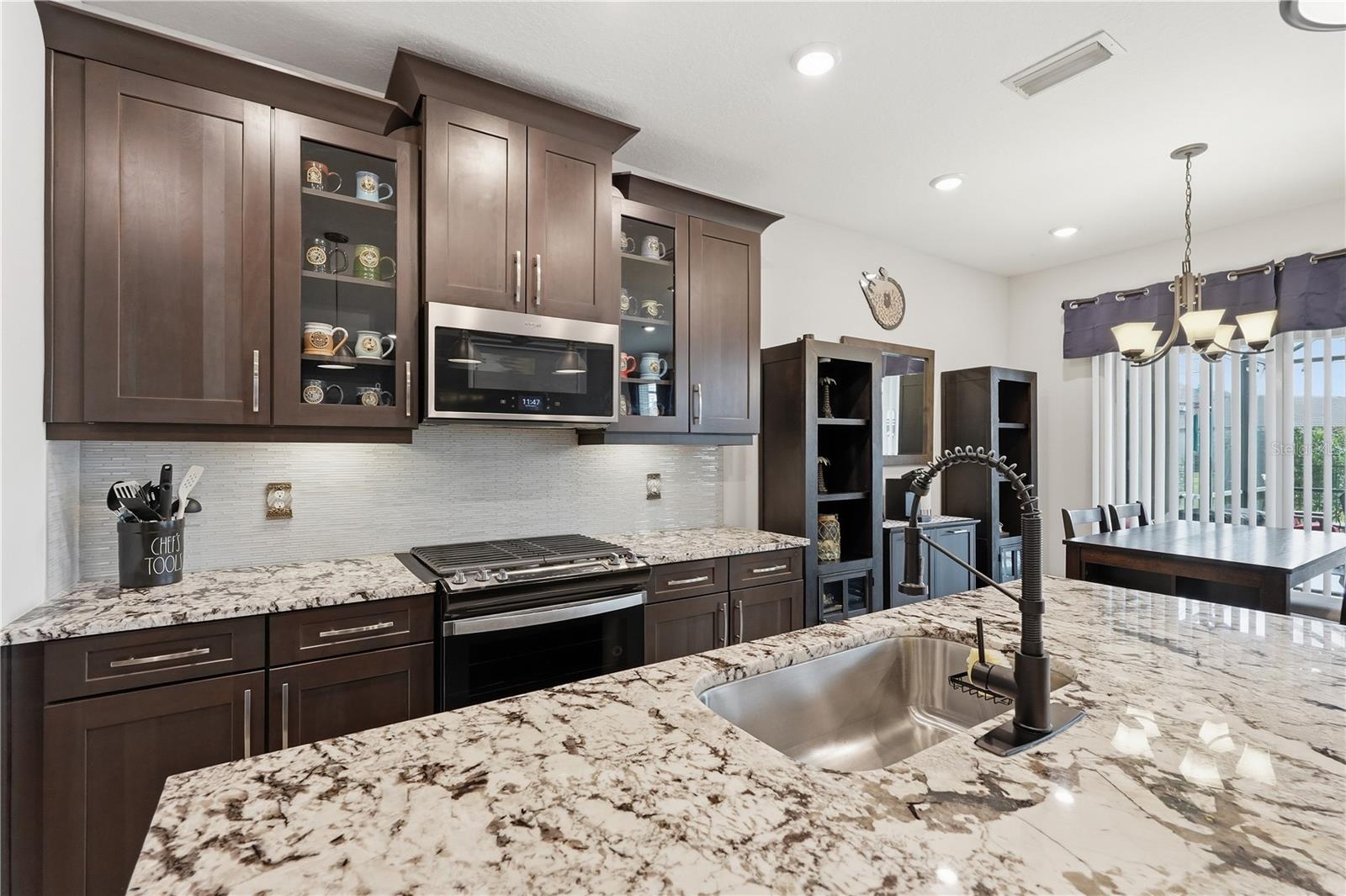 Listing Image #12