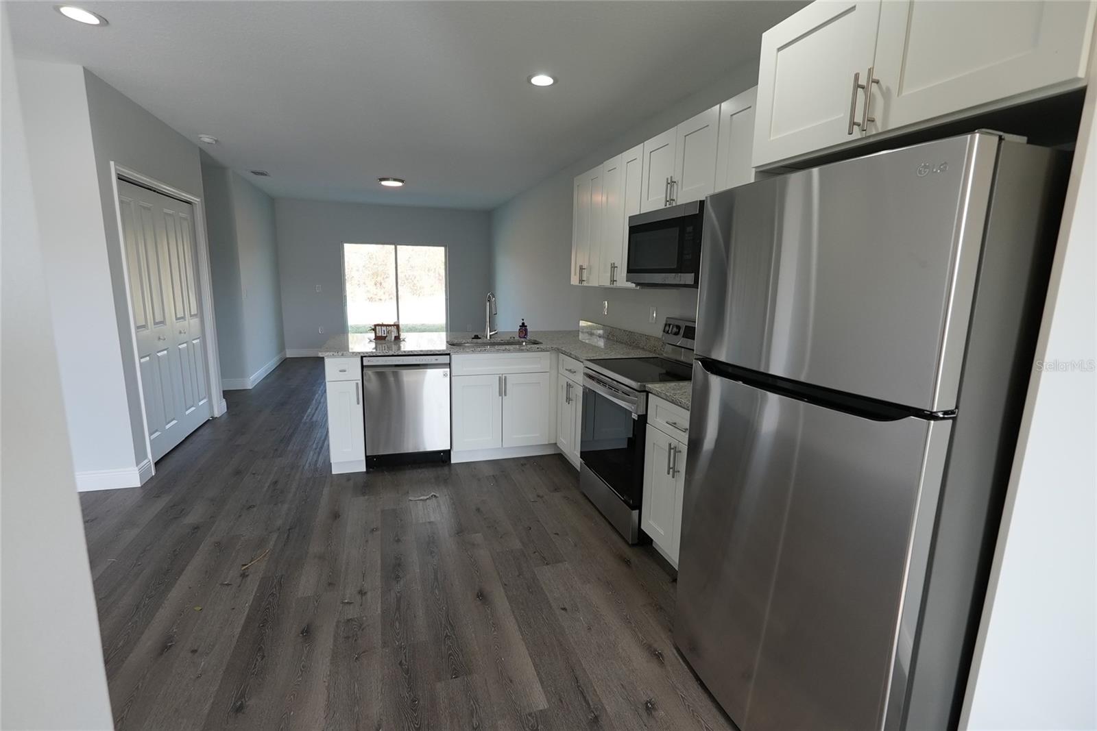 Listing Image #3