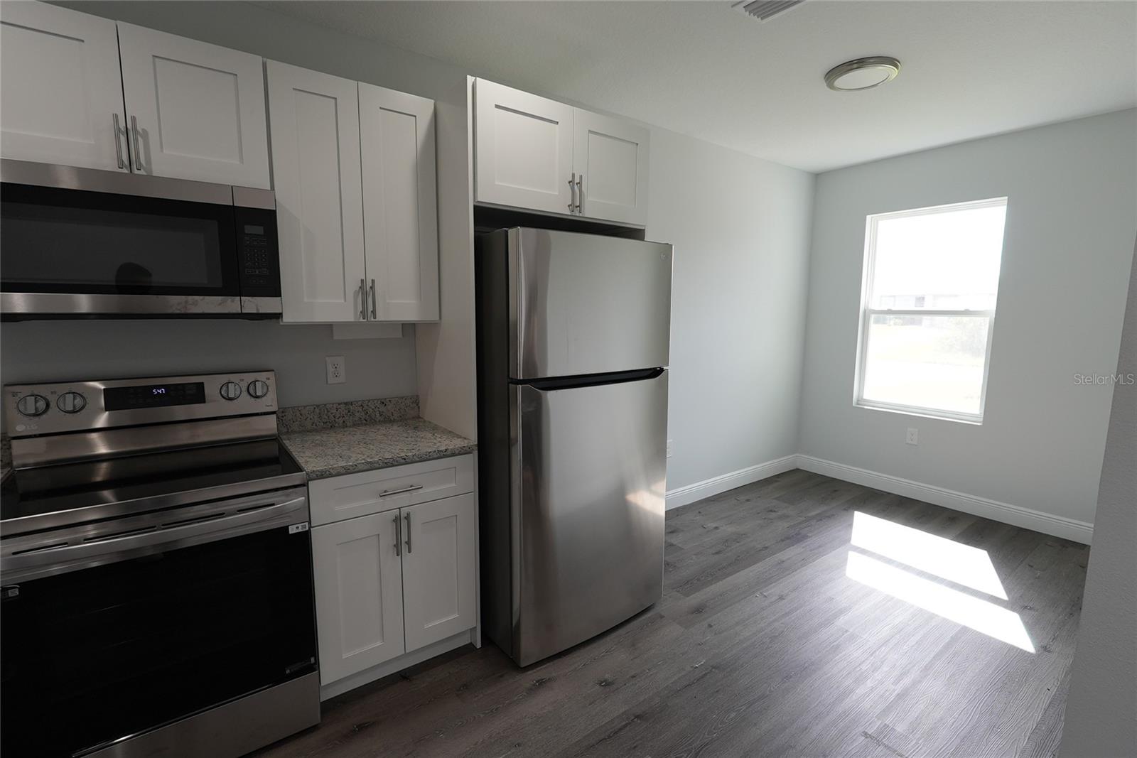 Listing Image #4