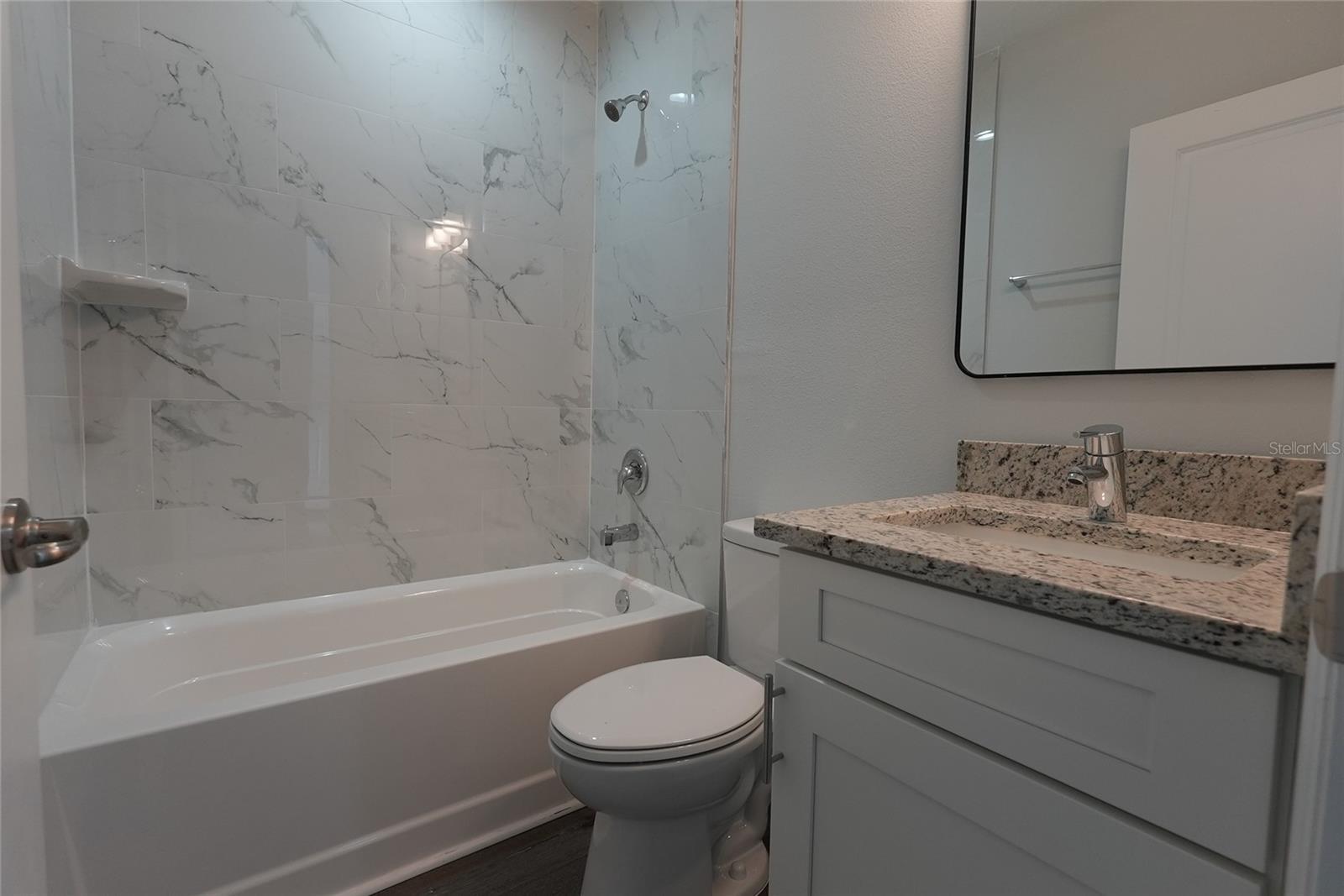 Listing Image #10