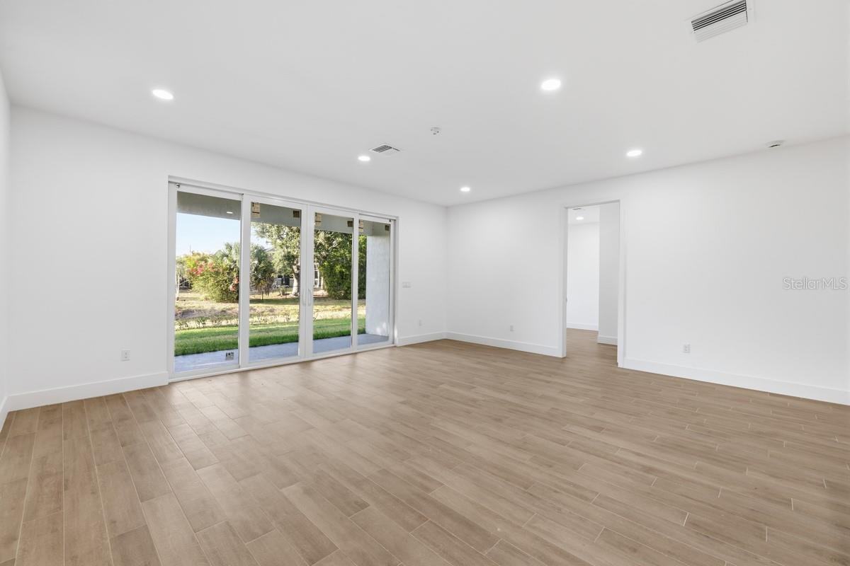 Listing Image #7