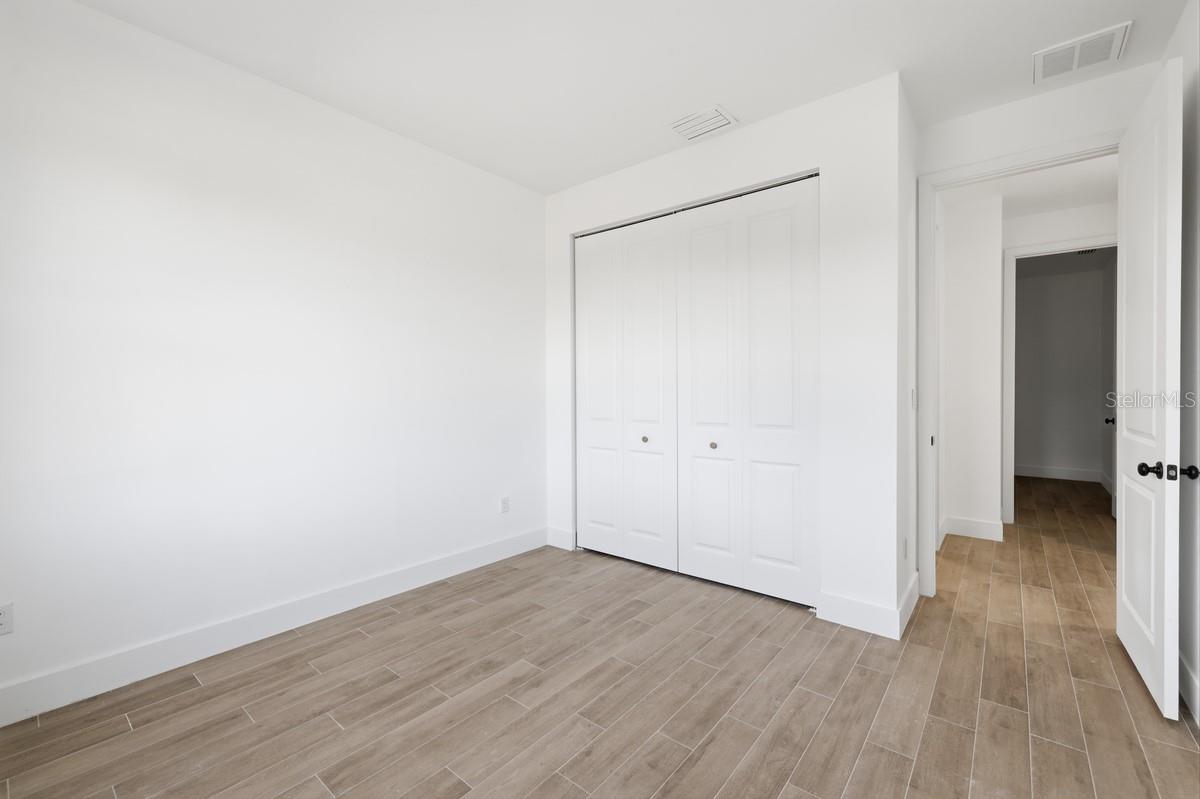 Listing Image #11