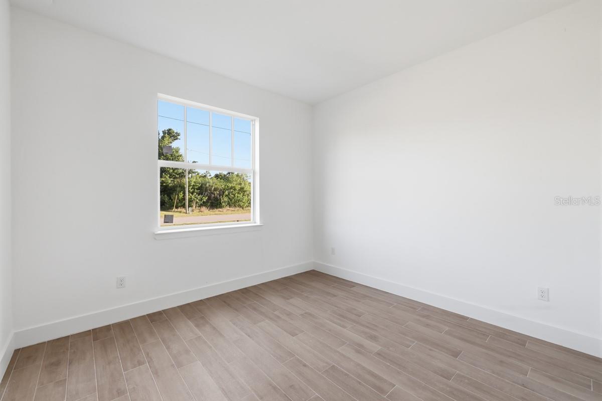 Listing Image #13