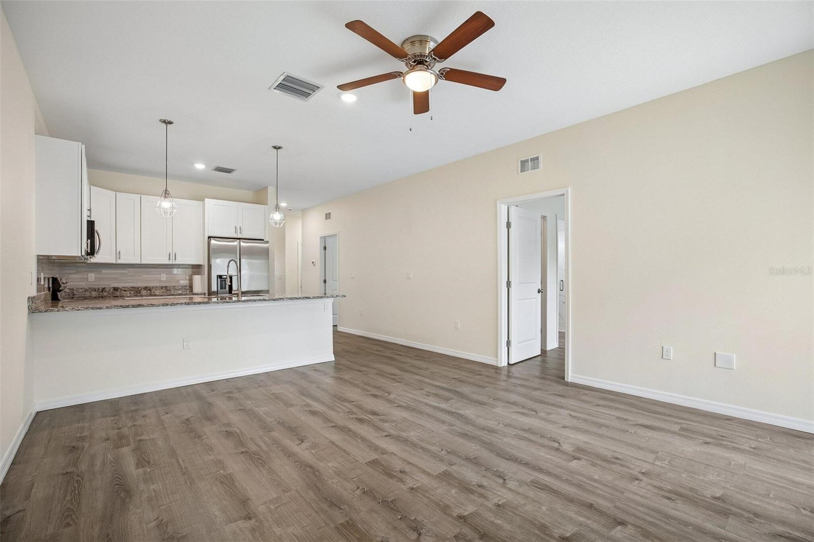 Listing Image #3