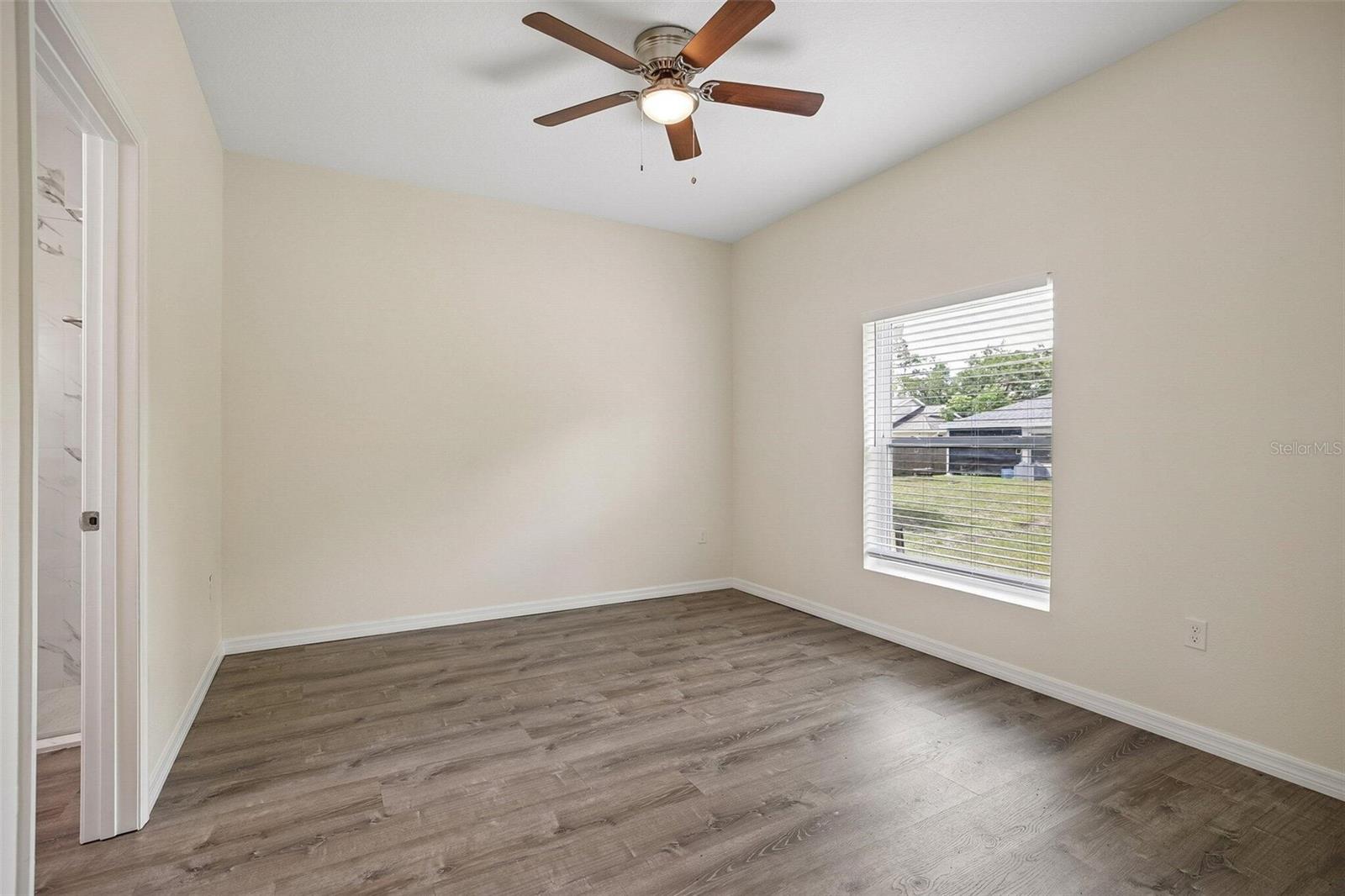 Listing Image #7