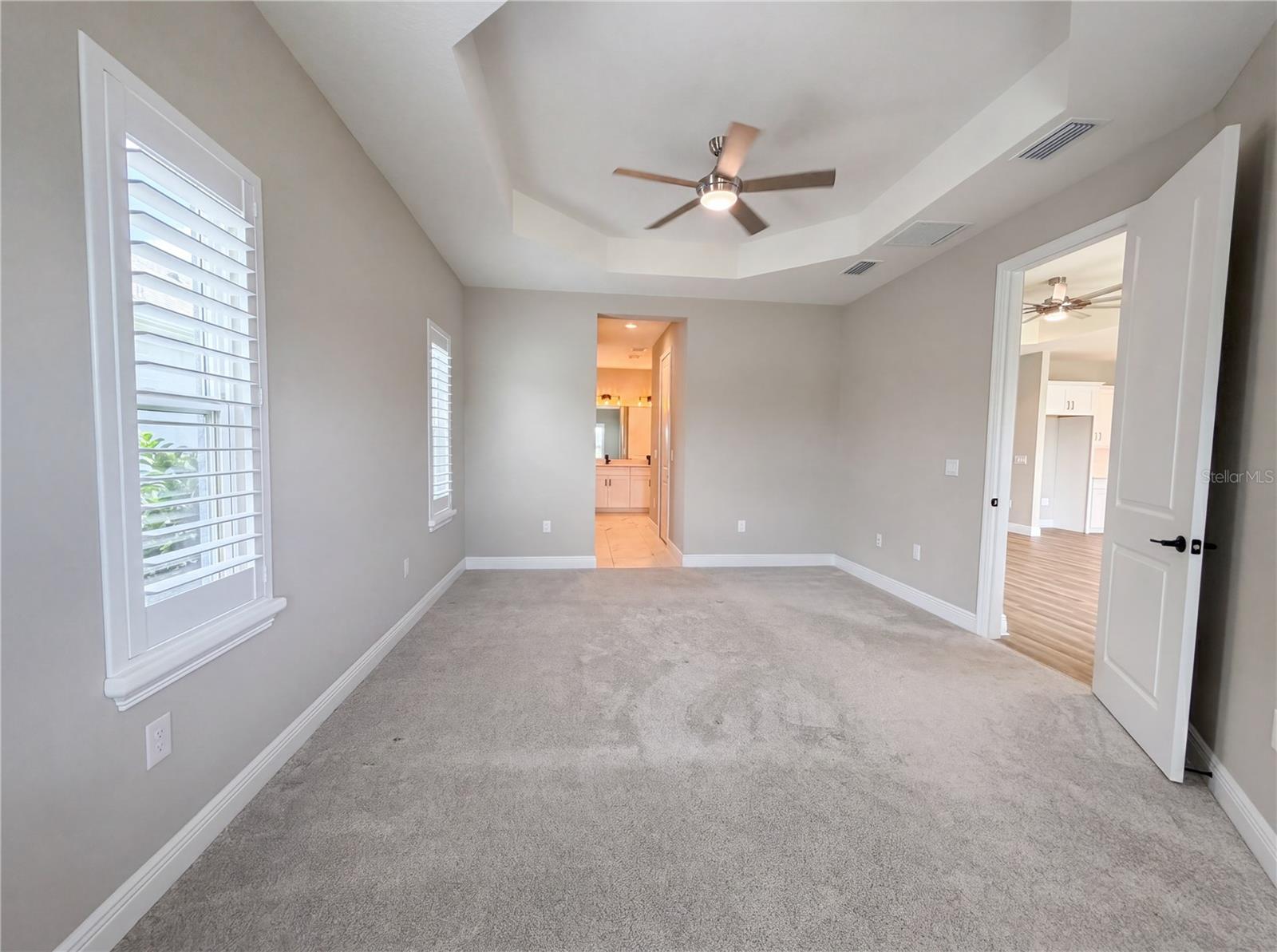 Listing Image #12