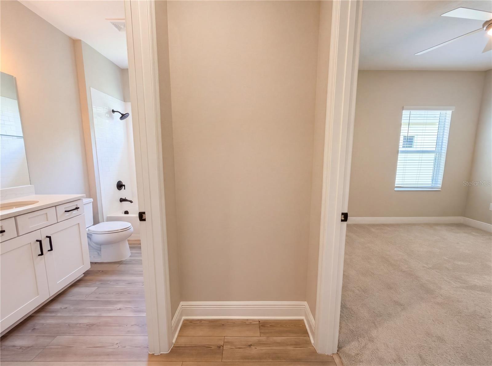 Listing Image #23