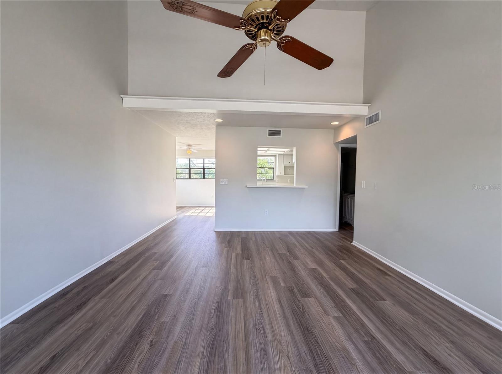 Listing Image #4