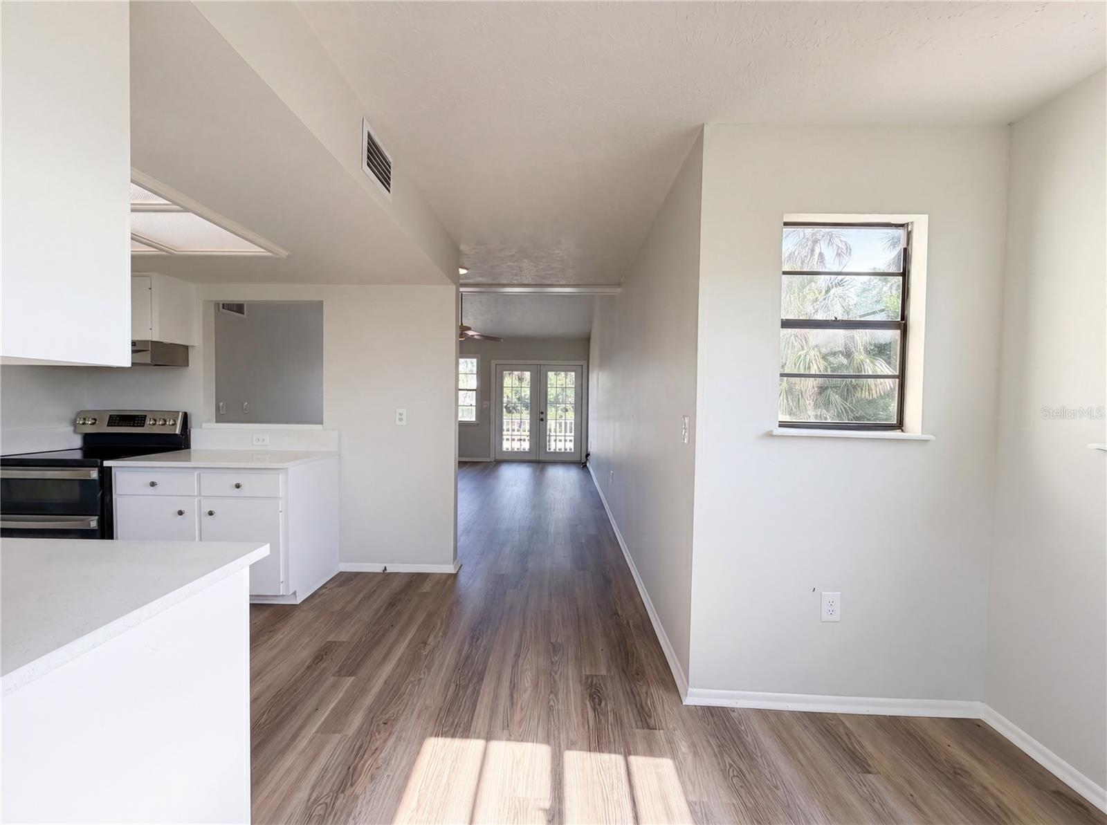 Listing Image #7