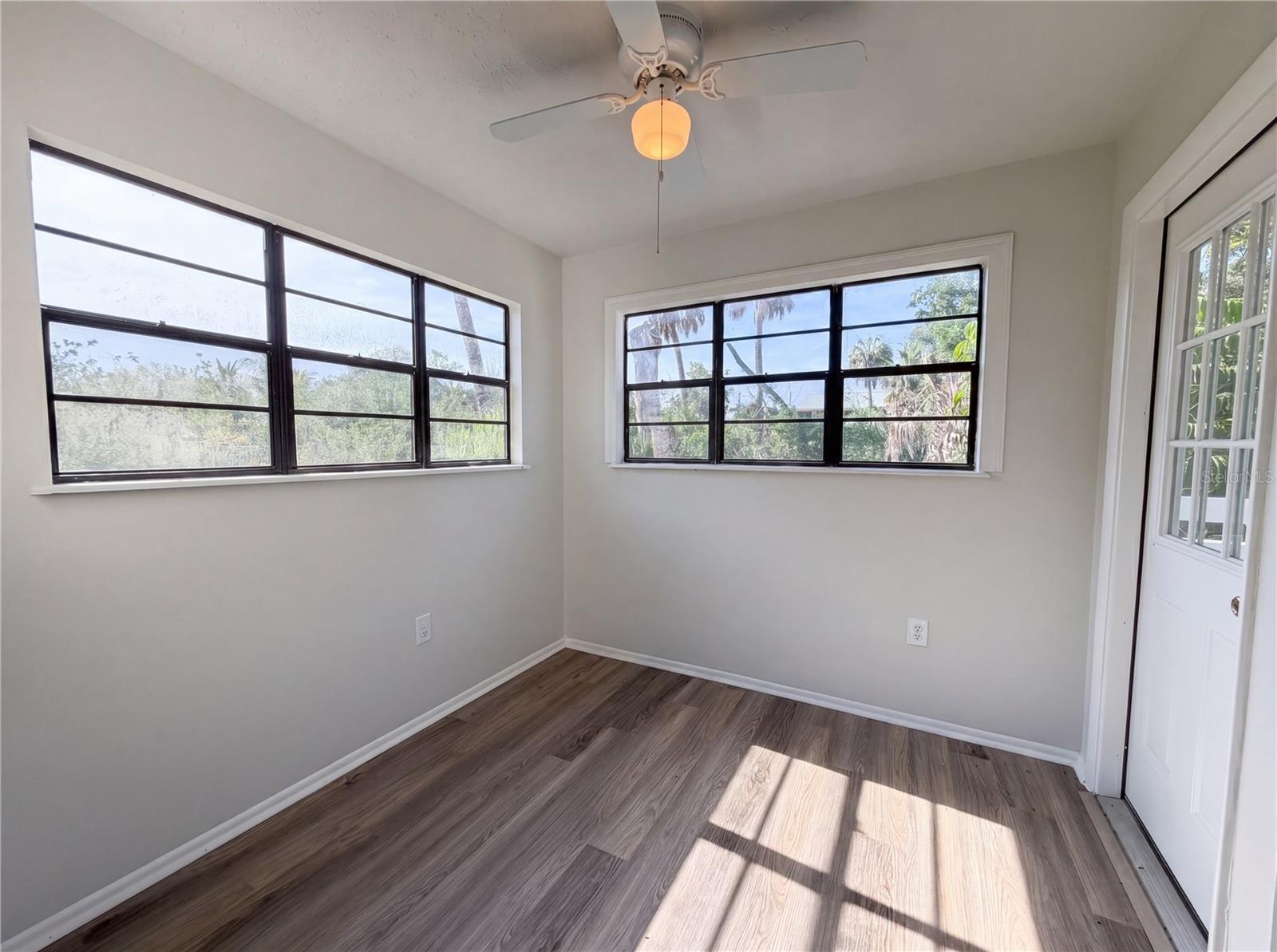 Listing Image #8