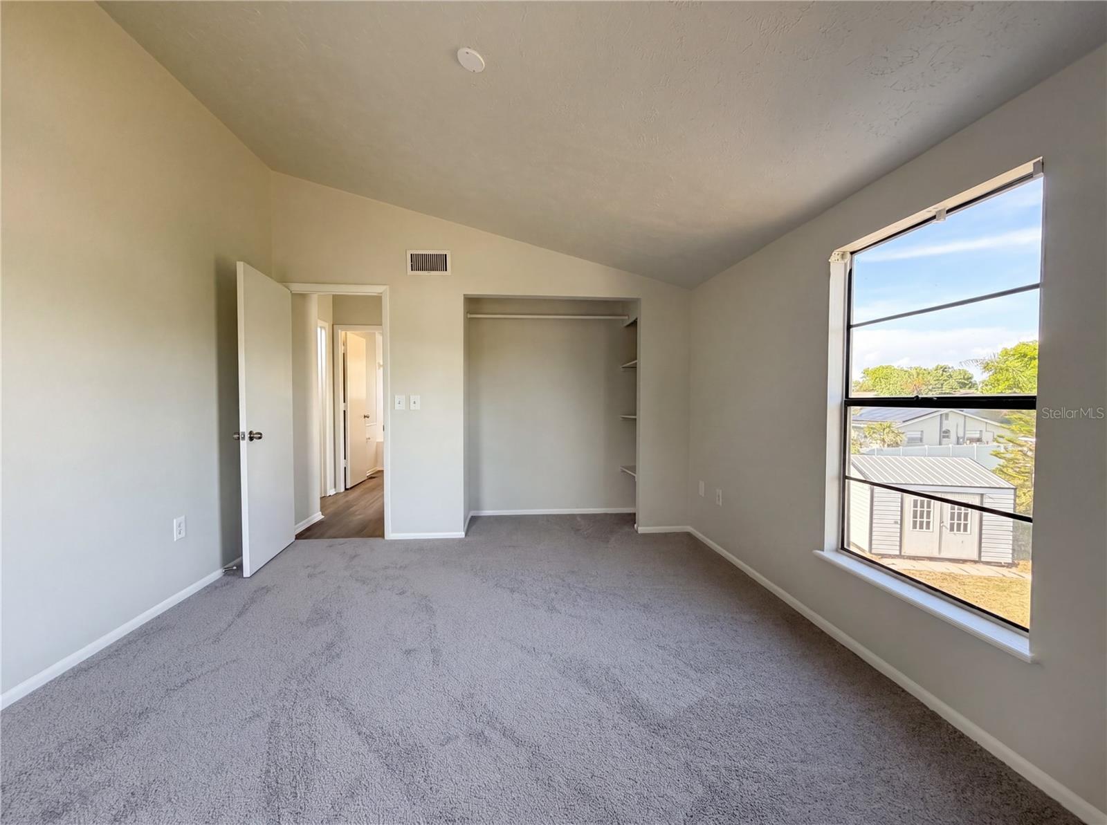 Listing Image #17
