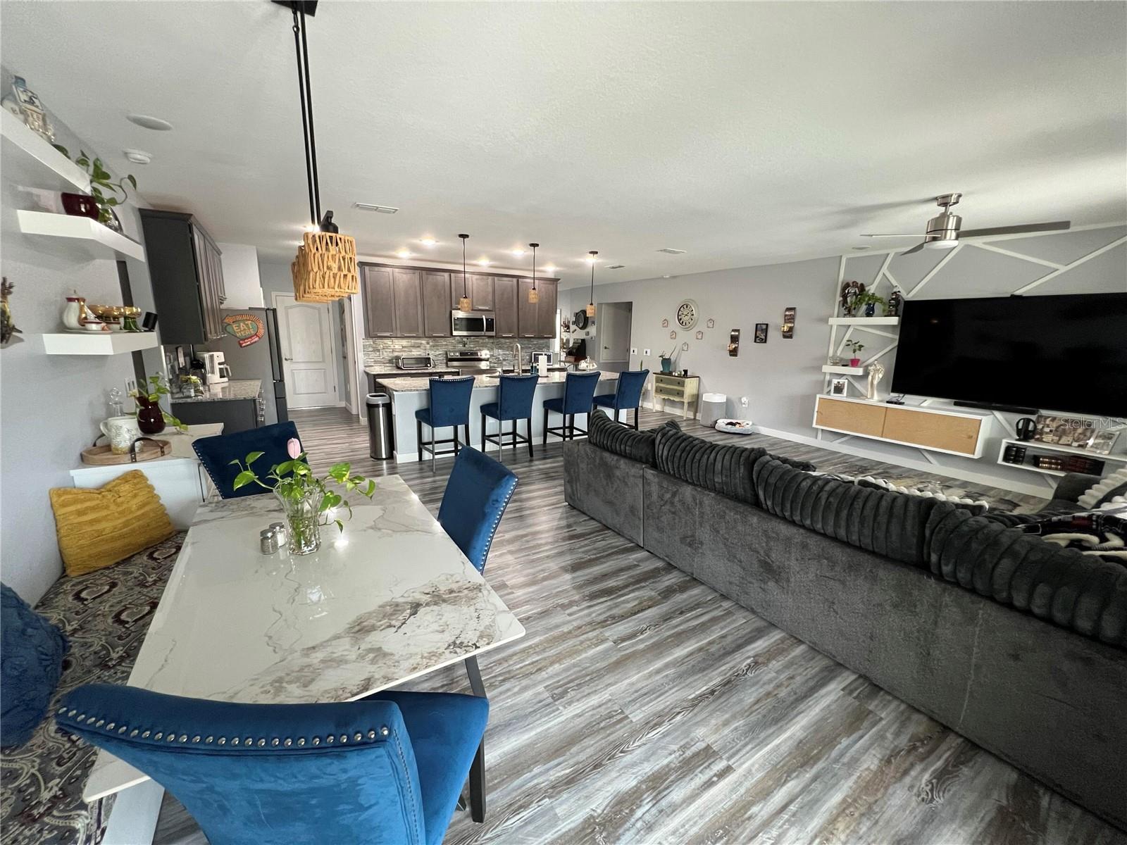 Listing Image #8