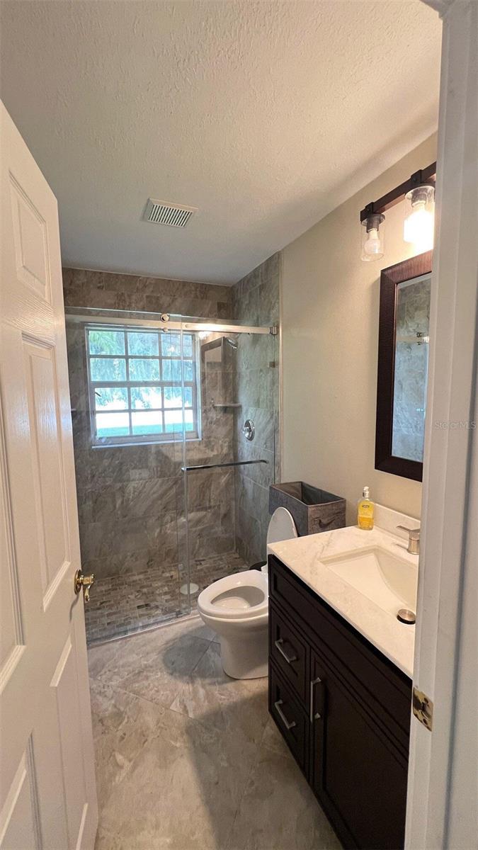 Listing Image #18