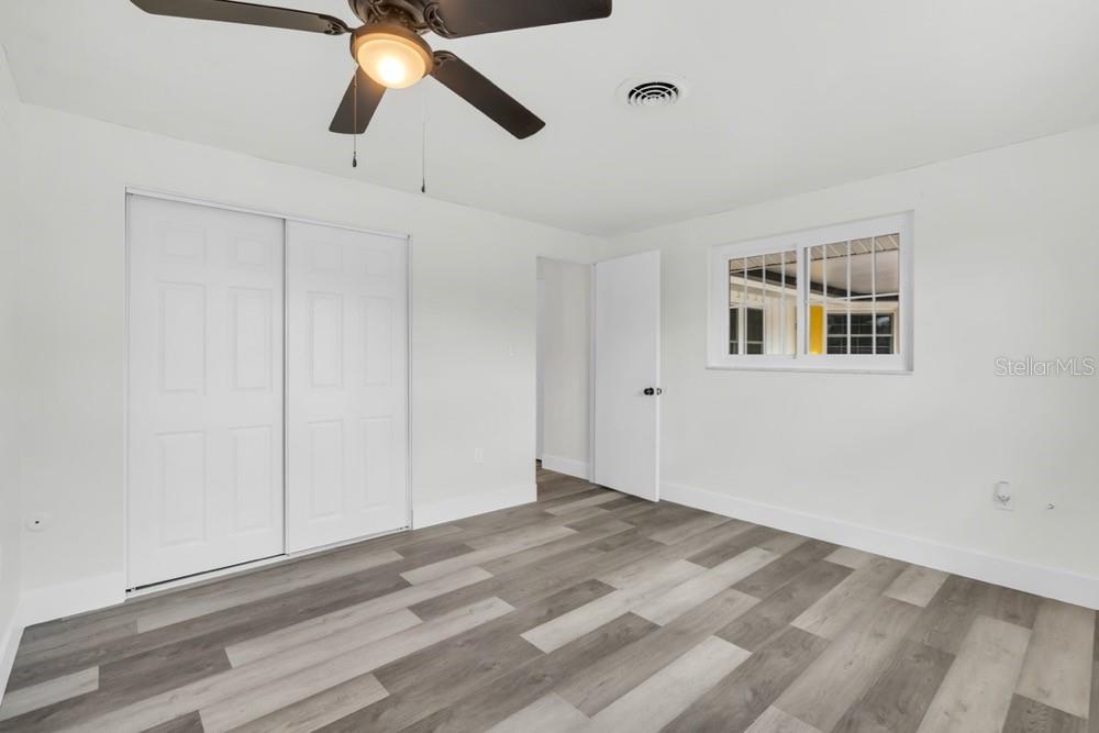 Listing Image #12