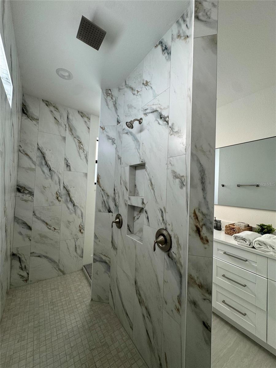 Listing Image #11