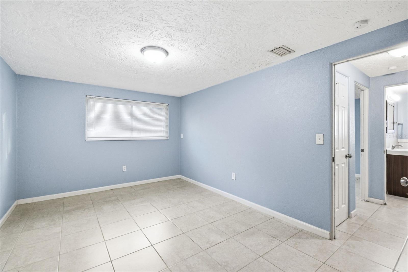 Listing Image #28