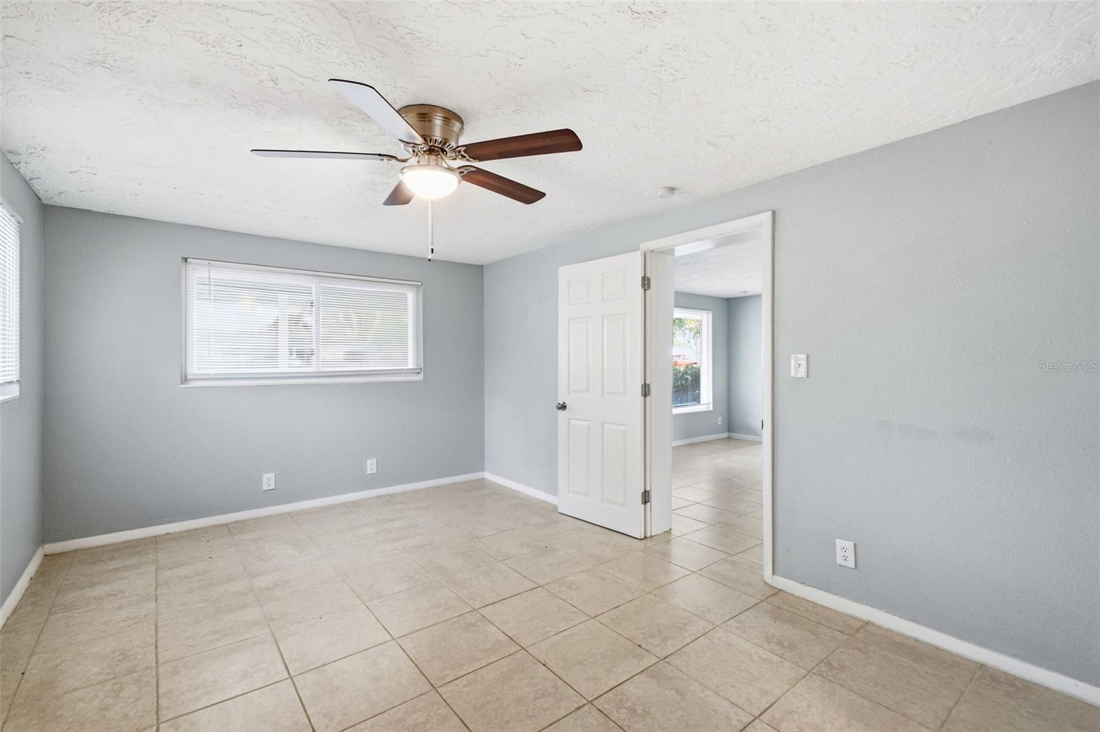 Listing Image #32