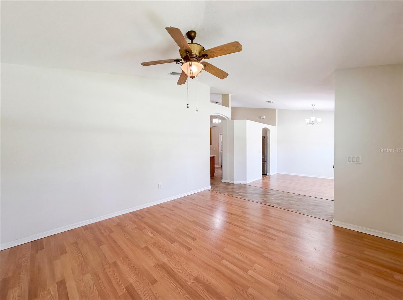Listing Image #3