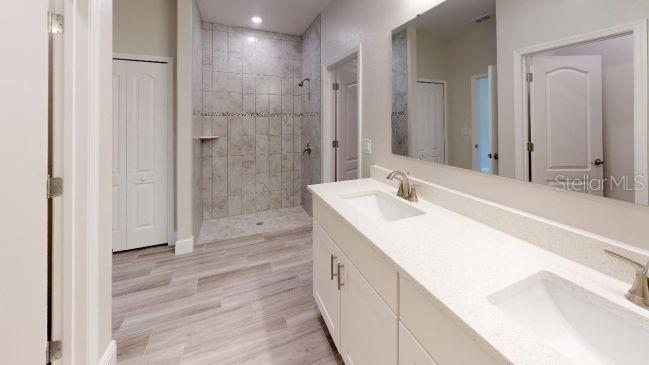 Listing Image #10