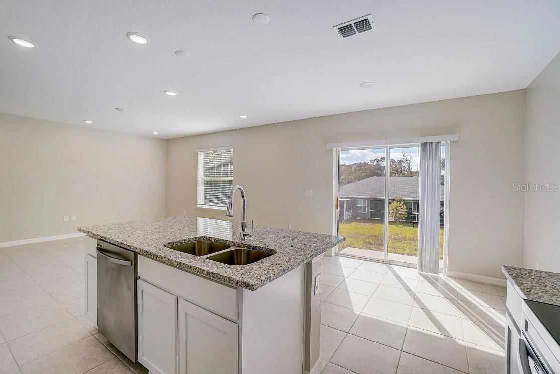 Listing Image #7