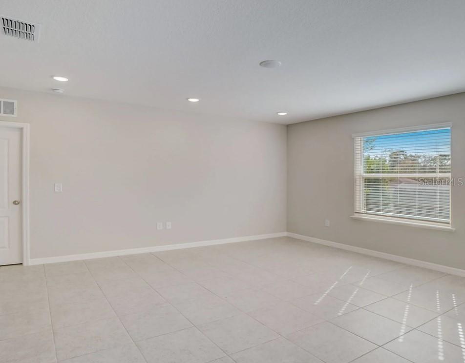 Listing Image #13