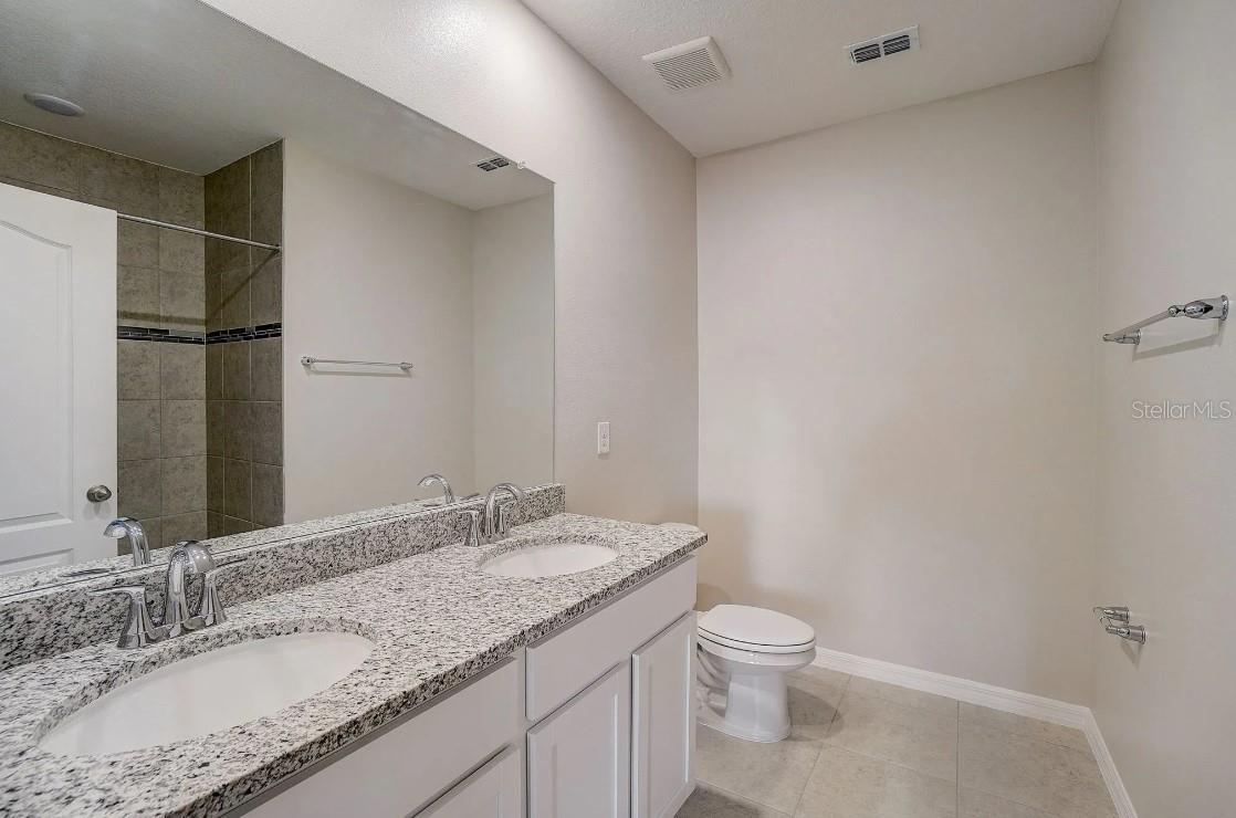 Listing Image #15