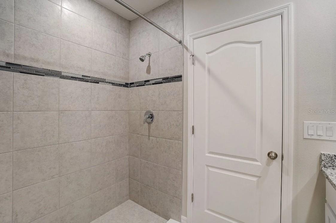 Listing Image #16