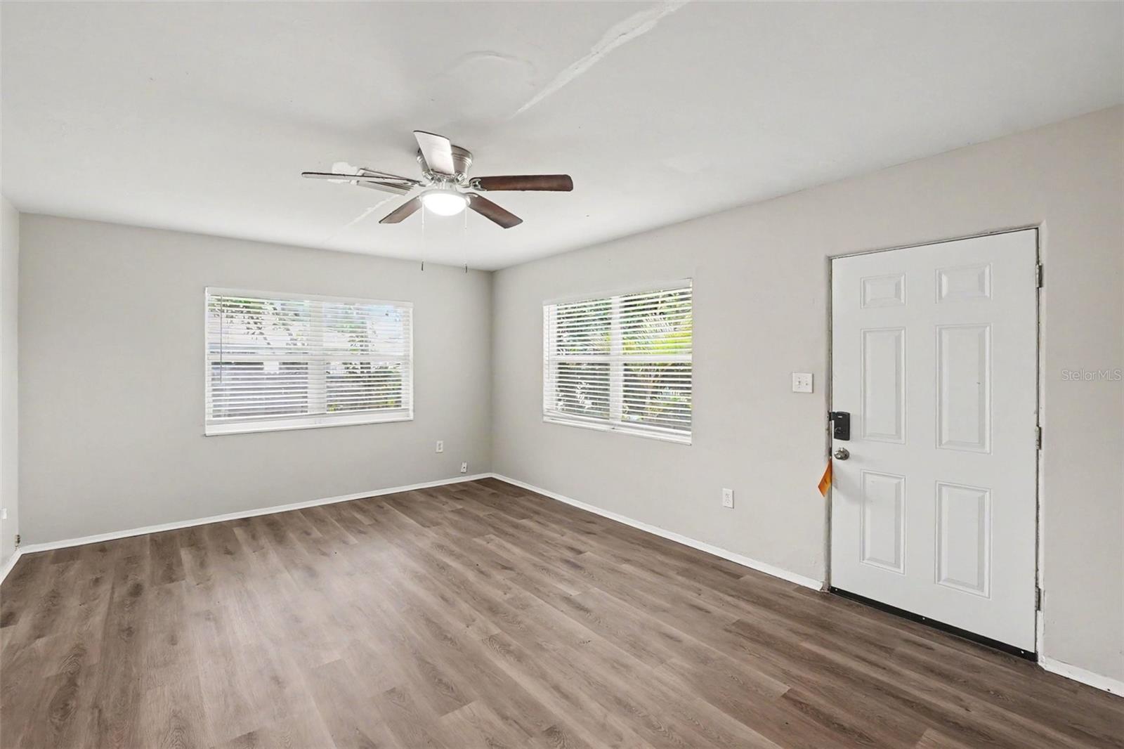 Listing Image #6