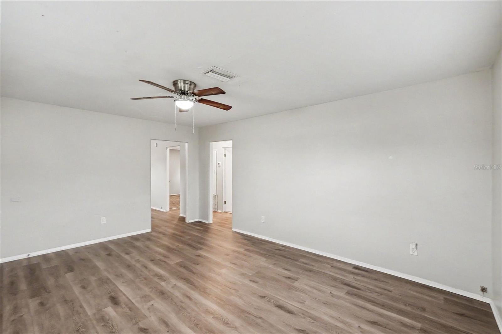 Listing Image #7