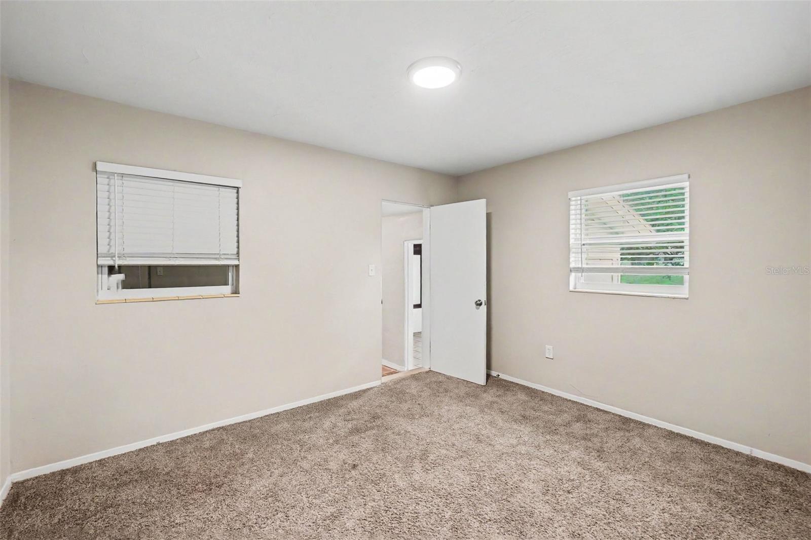 Listing Image #8