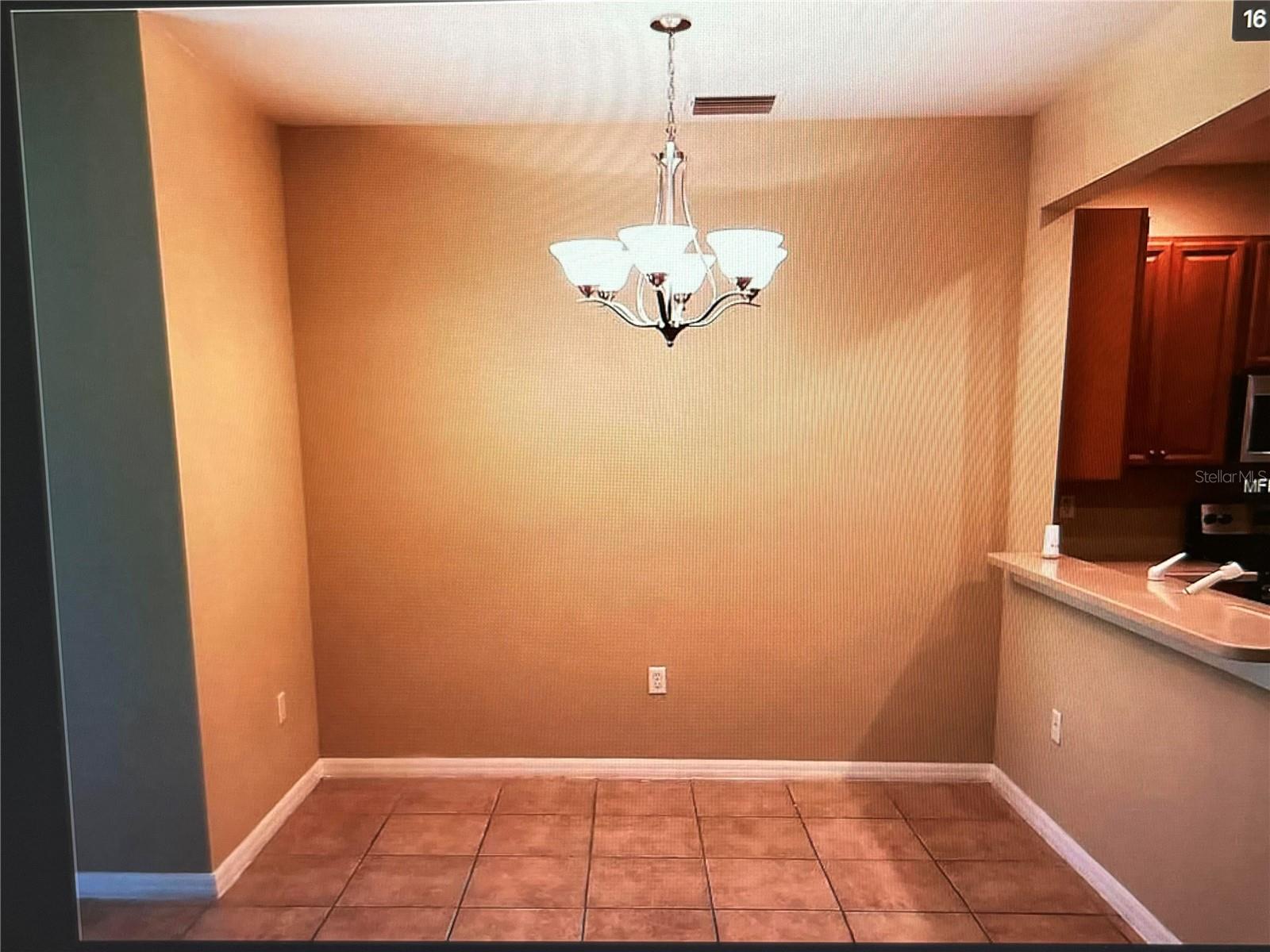 Listing Image #4