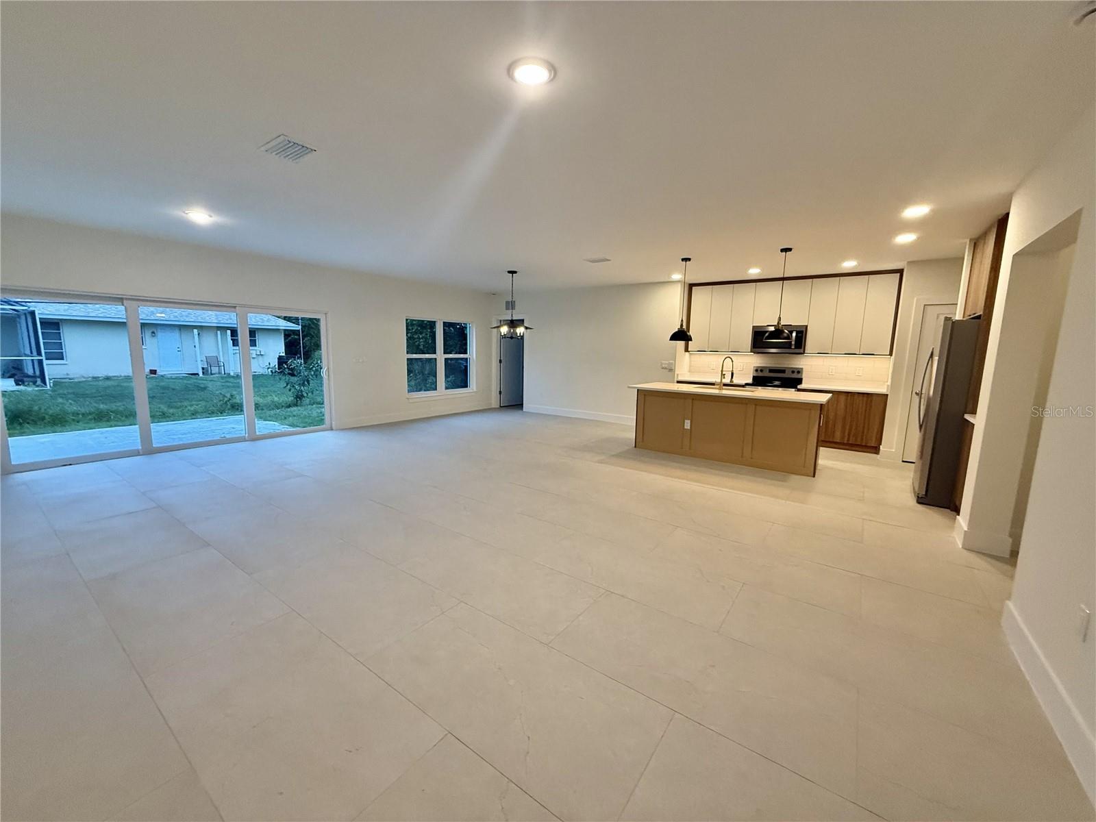 Listing Image #3