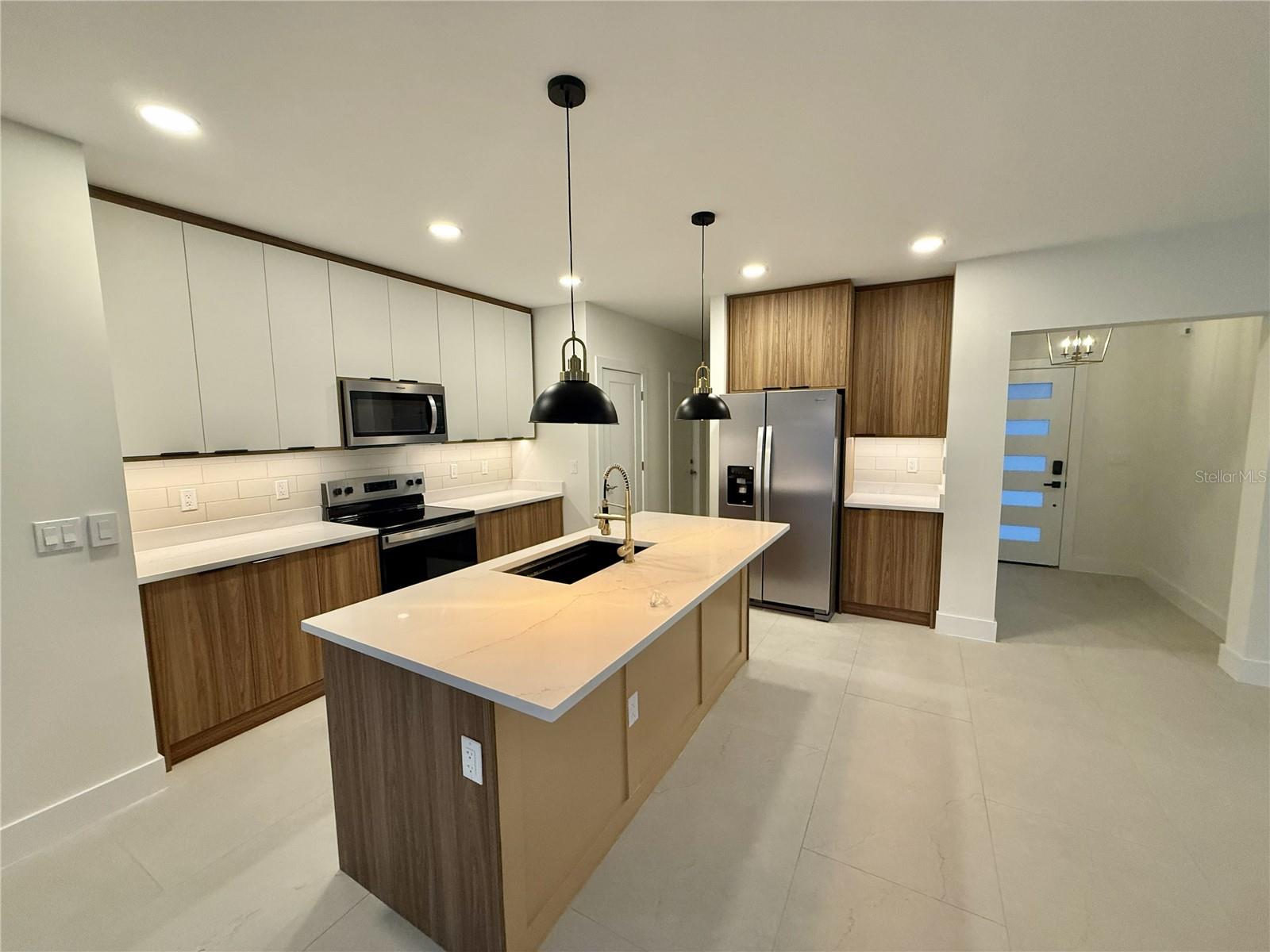 Listing Image #4
