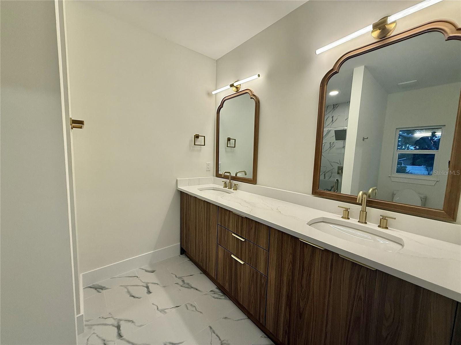 Listing Image #6