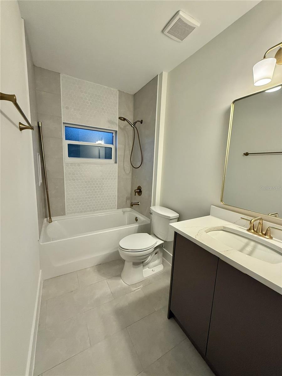 Listing Image #8