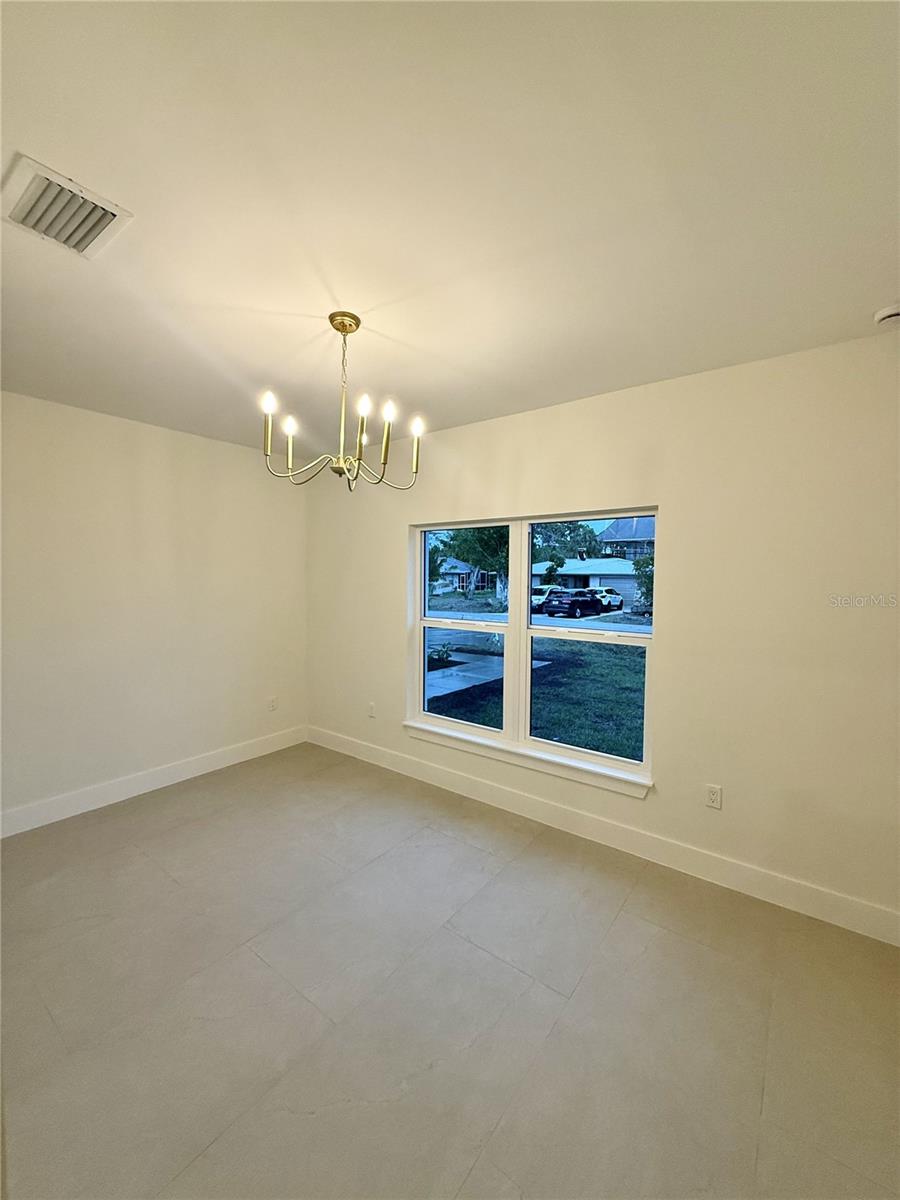 Listing Image #9