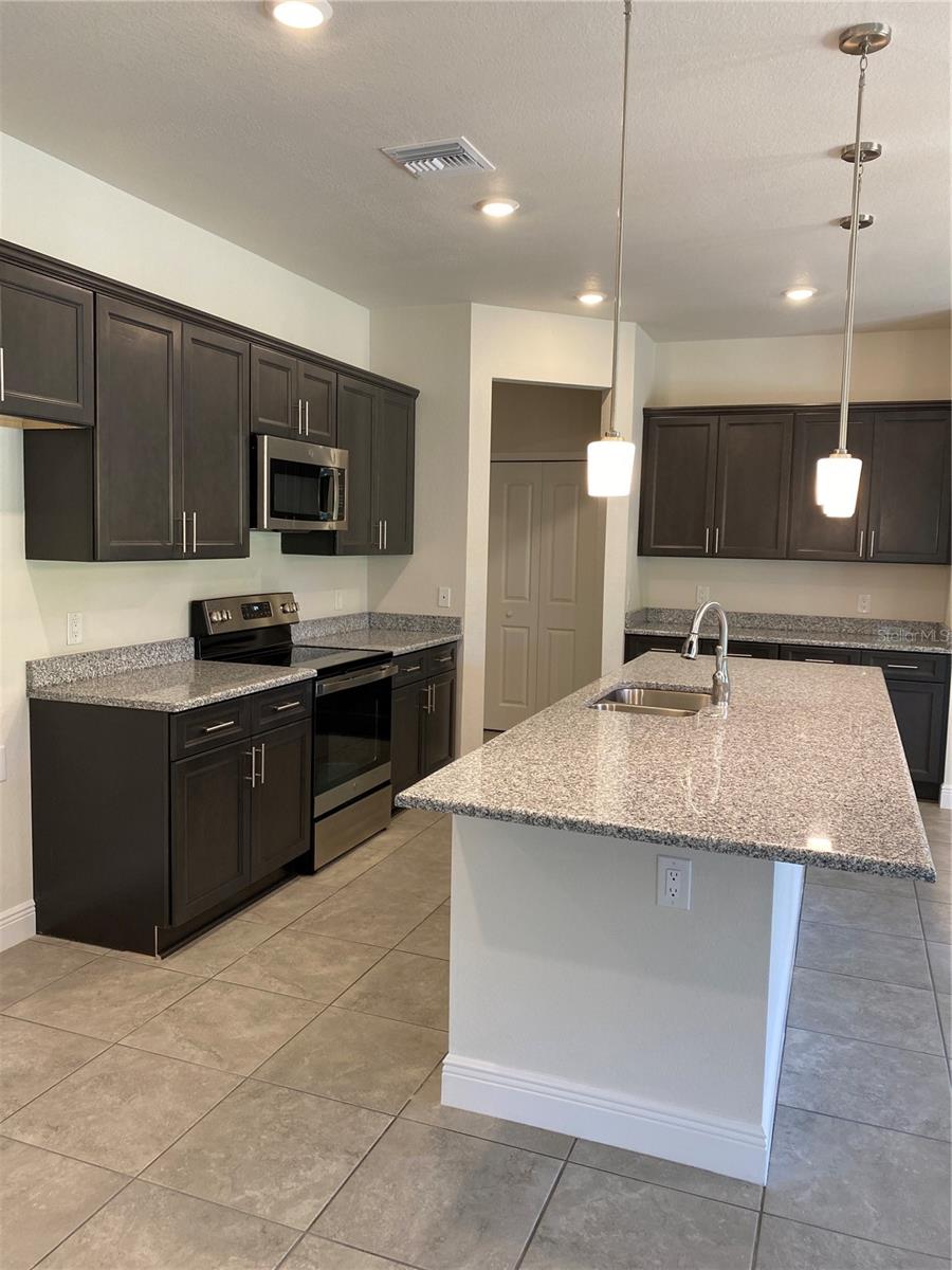 Listing Image #3