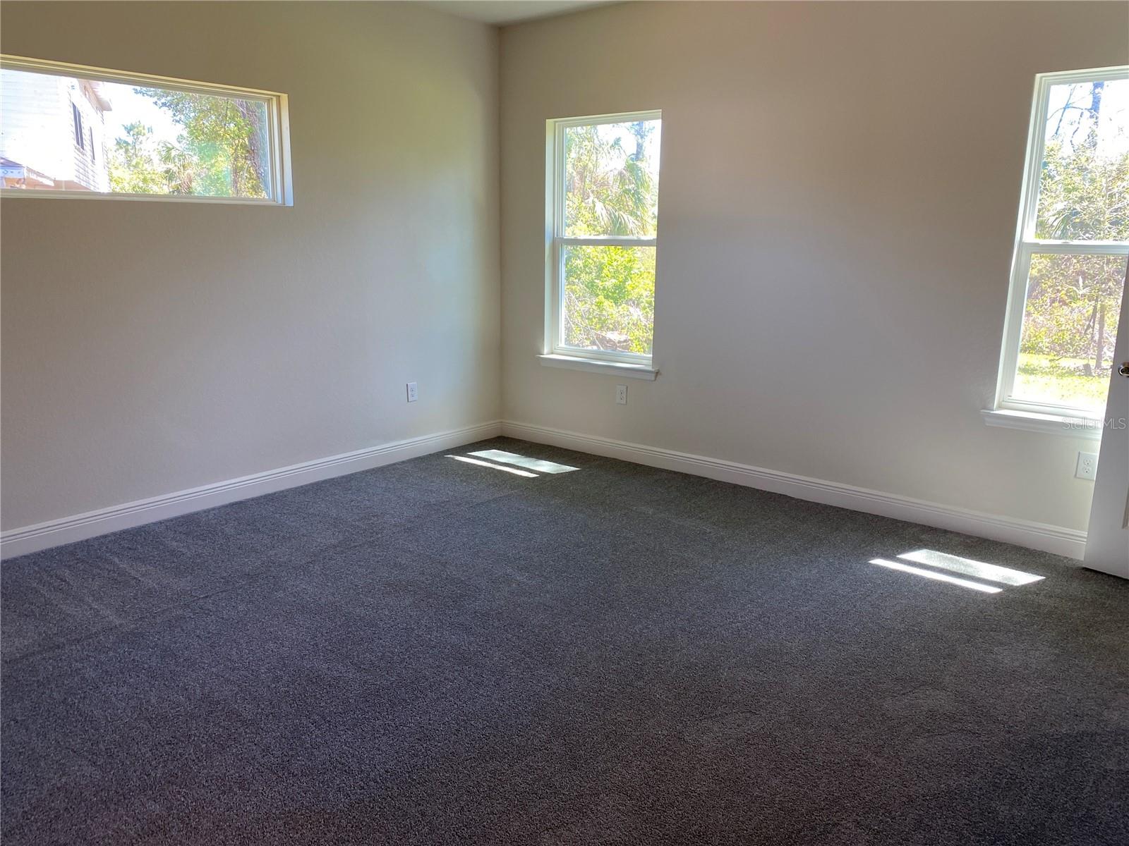 Listing Image #4