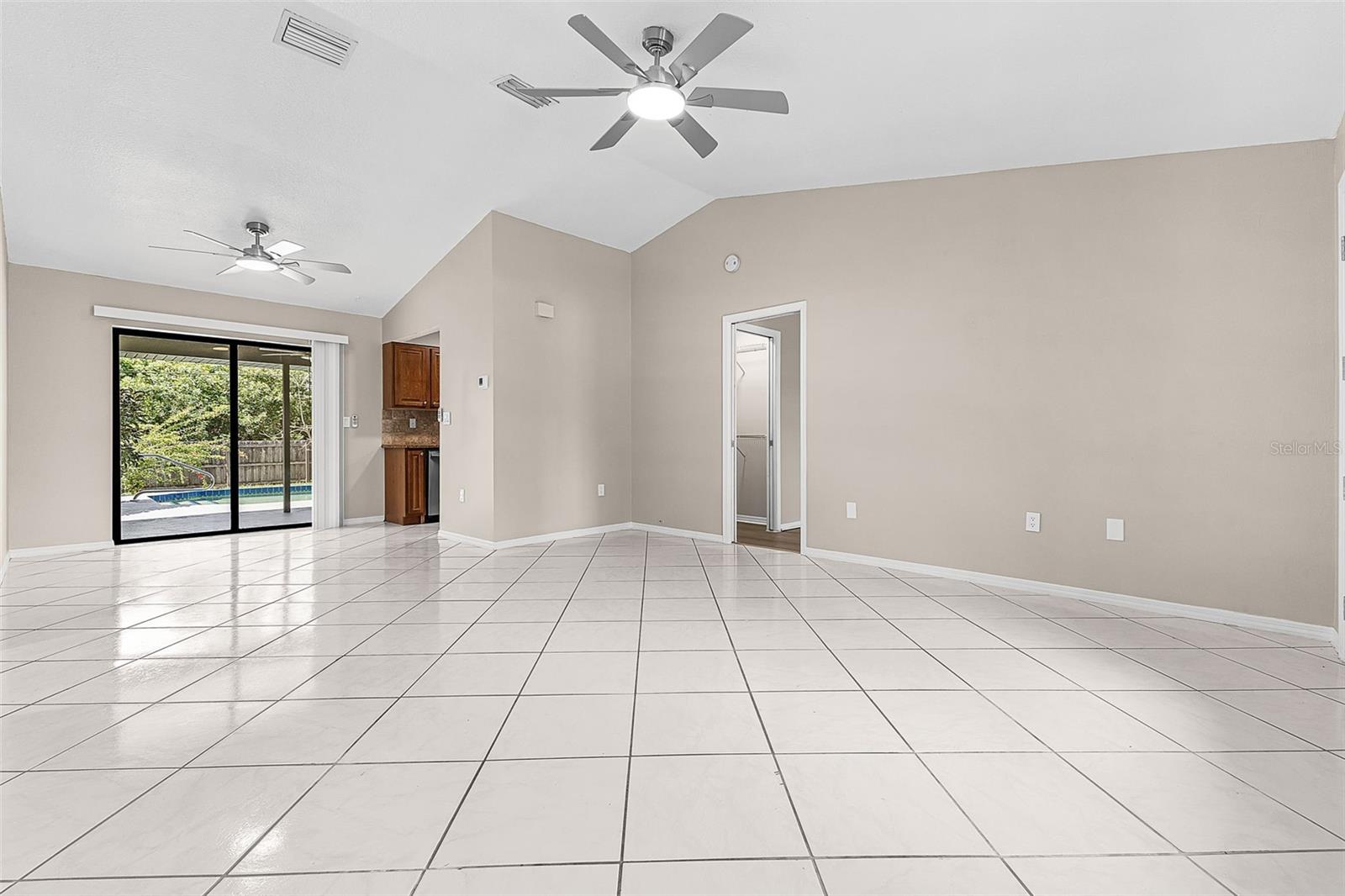 Listing Image #6