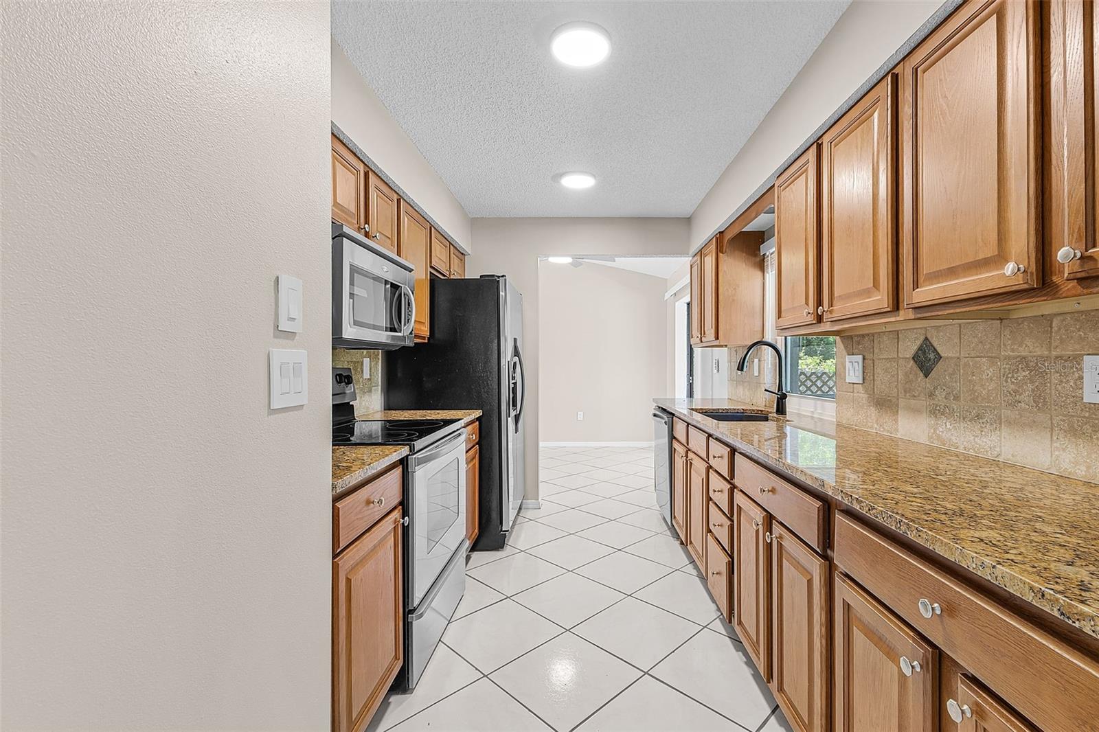 Listing Image #9