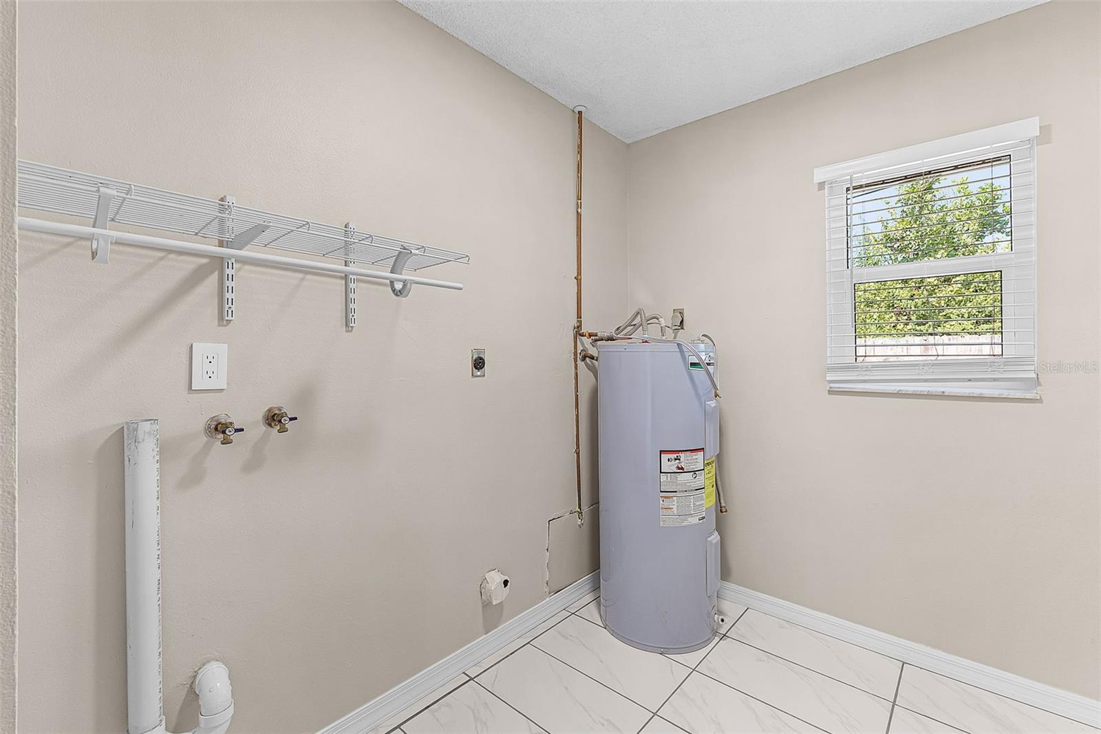 Listing Image #11