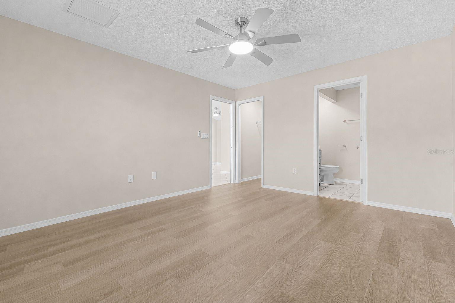 Listing Image #13