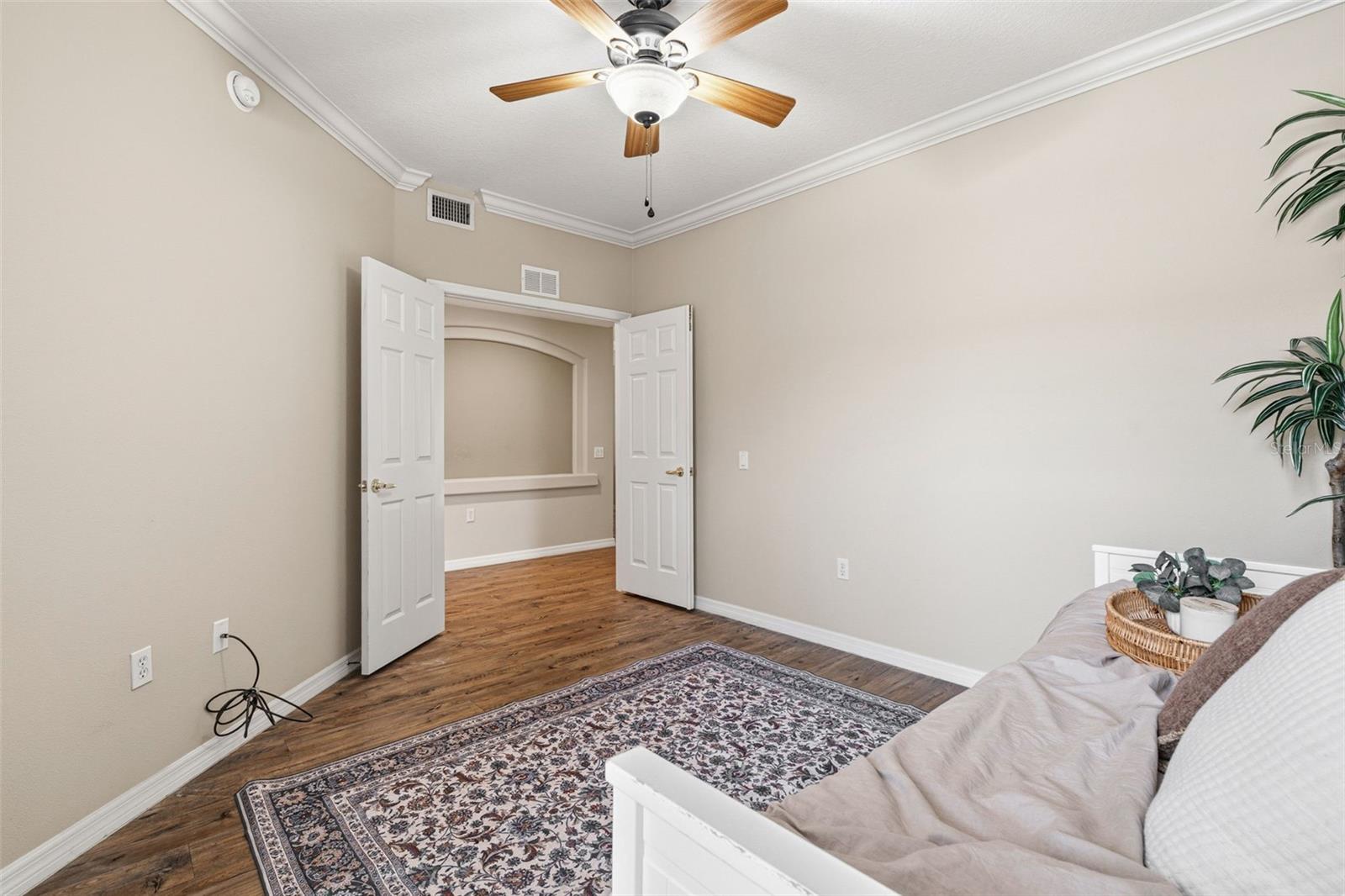 Listing Image #4