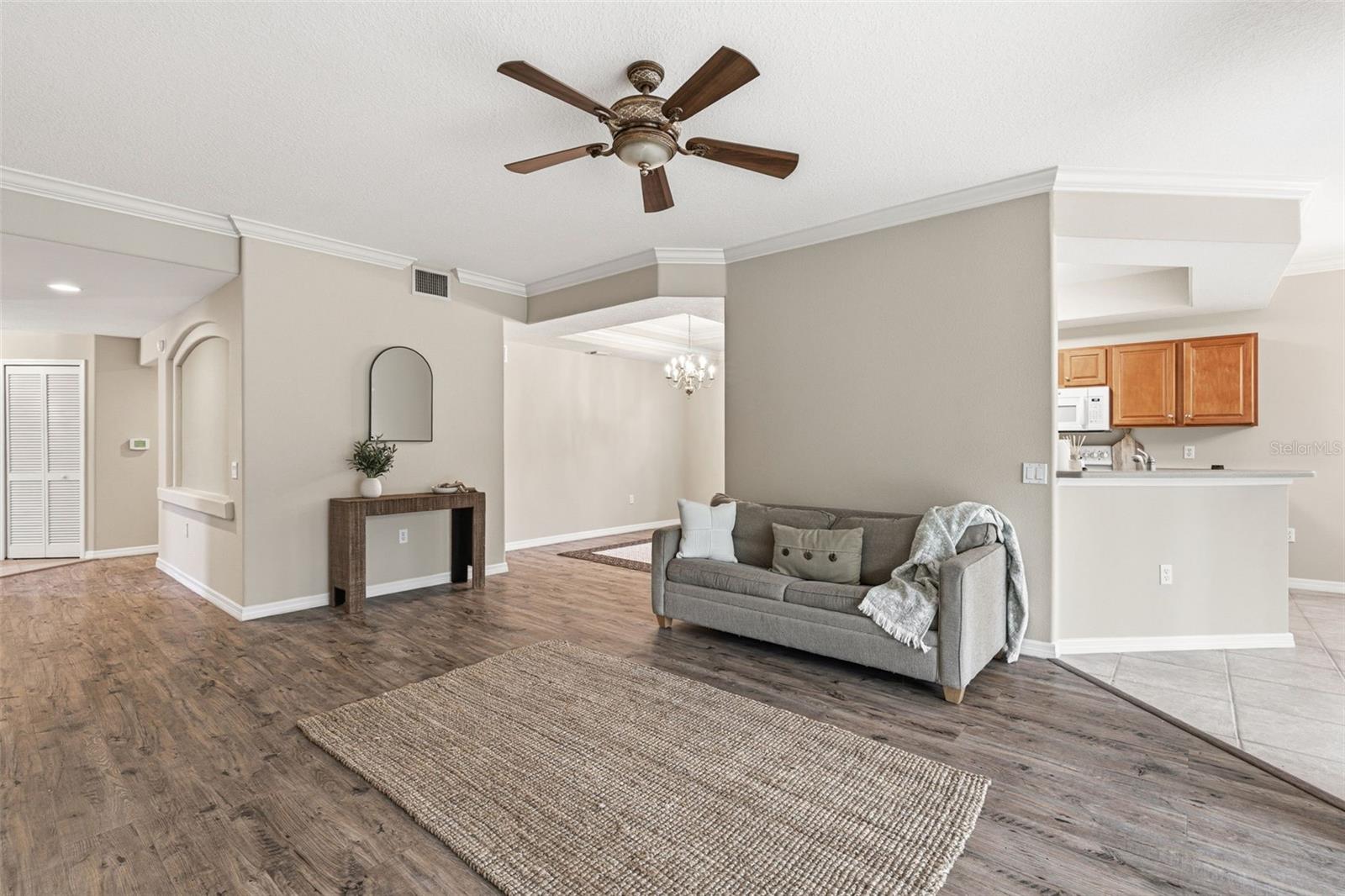 Listing Image #6