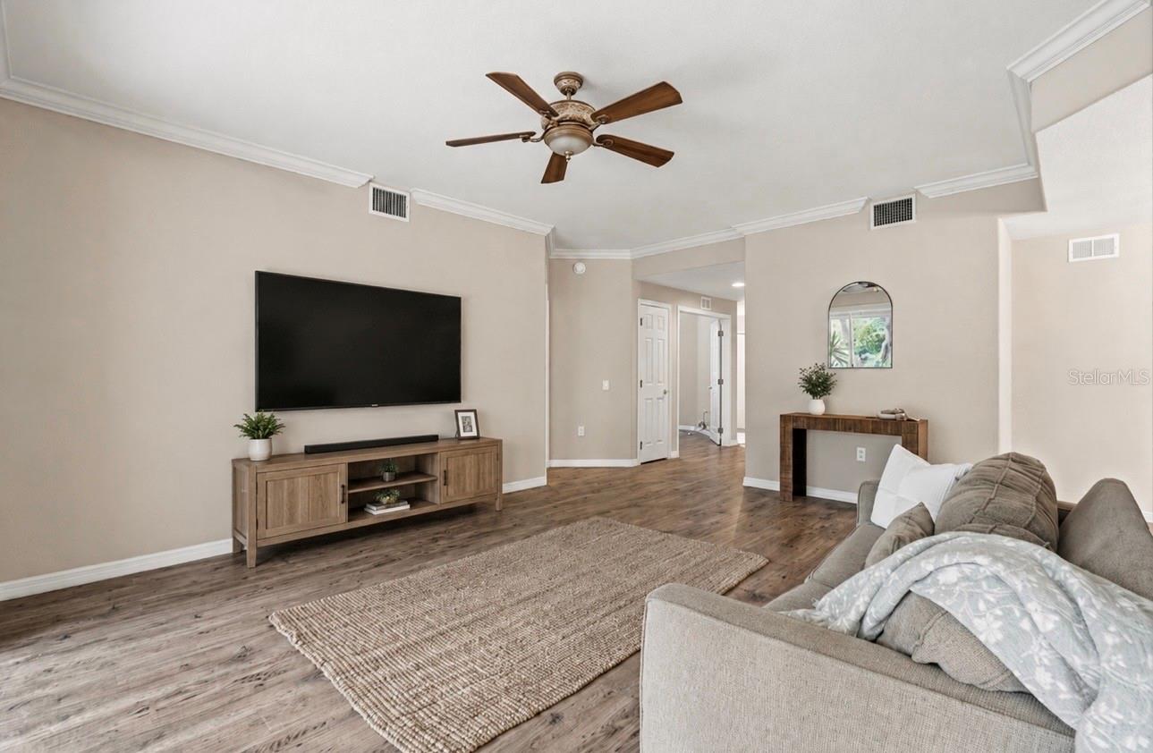 Listing Image #8