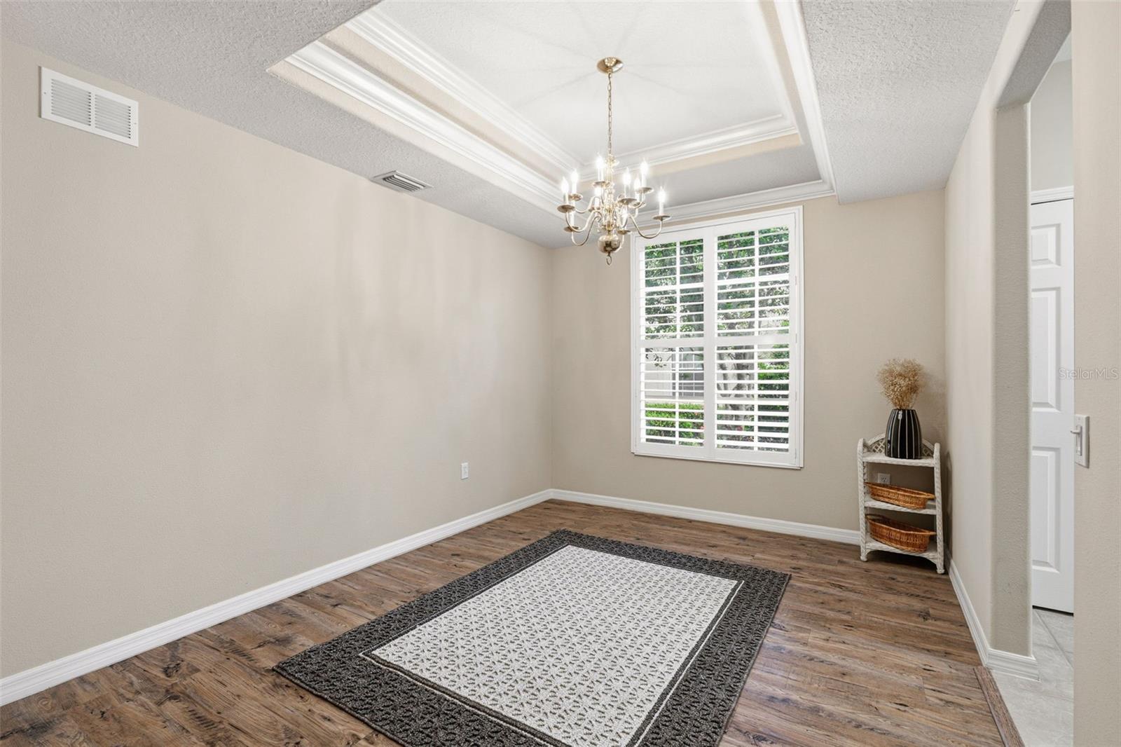 Listing Image #12
