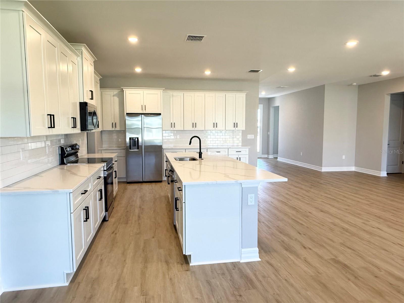 Listing Image #3