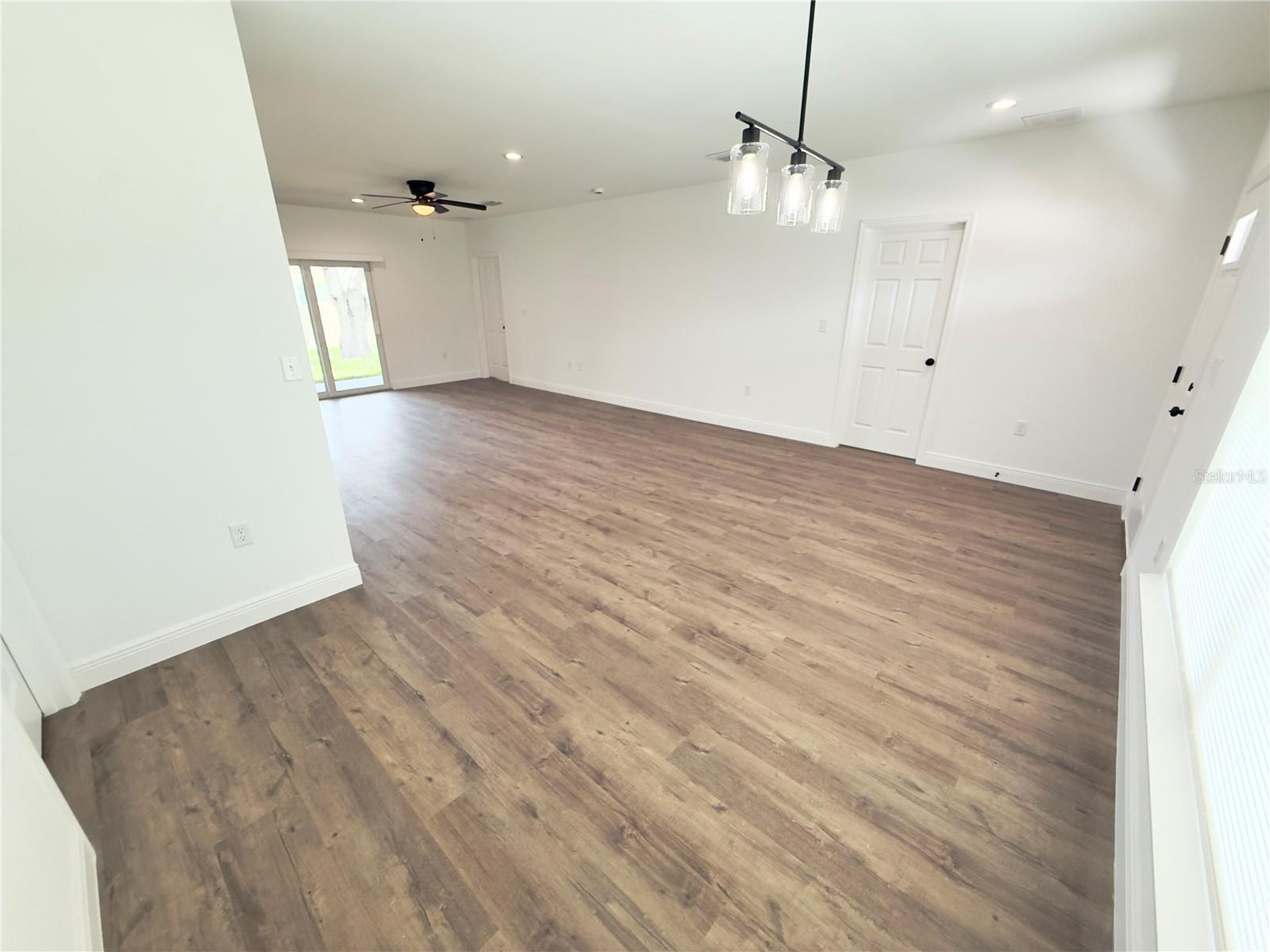 Listing Image #8