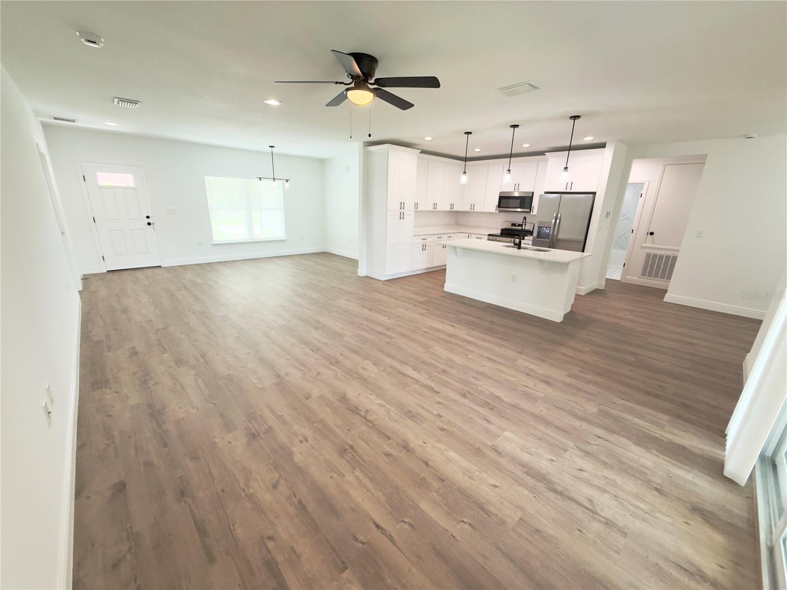 Listing Image #9