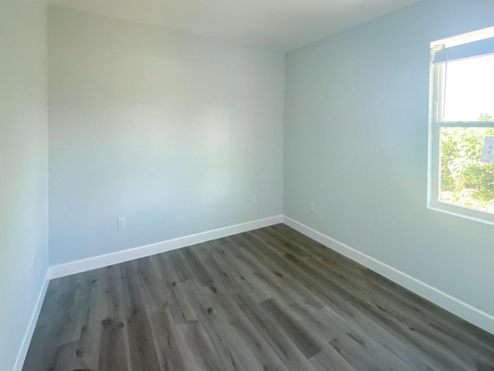 Listing Image #3